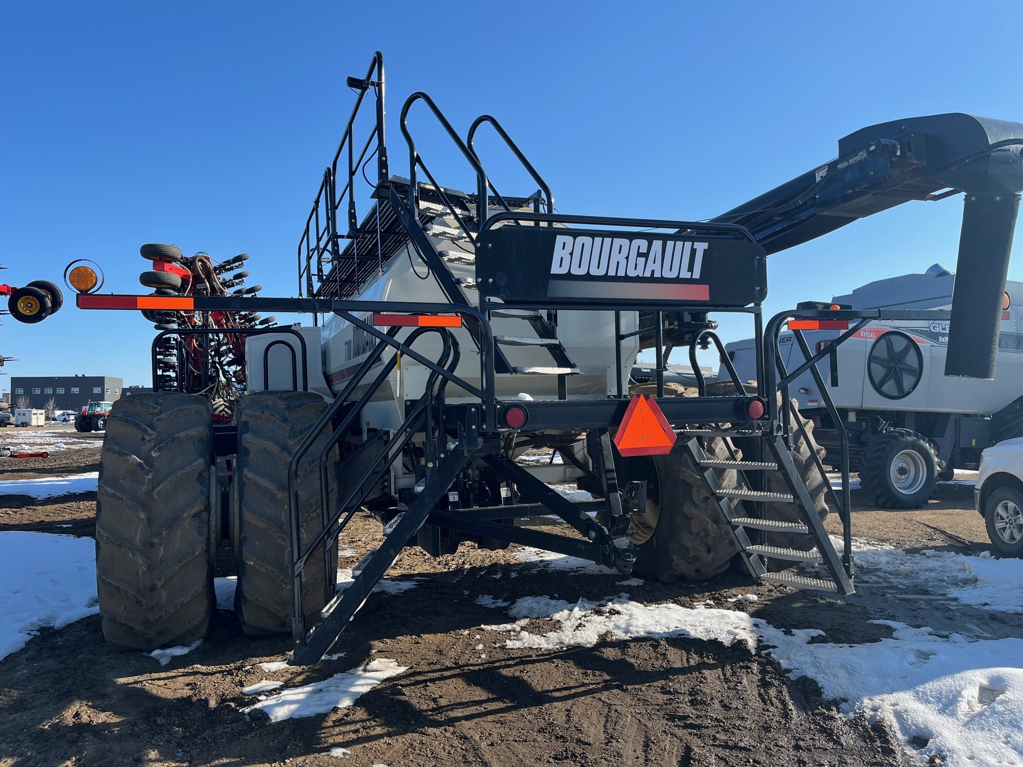 2014 Bourgault 7700 Air Tank/Cart