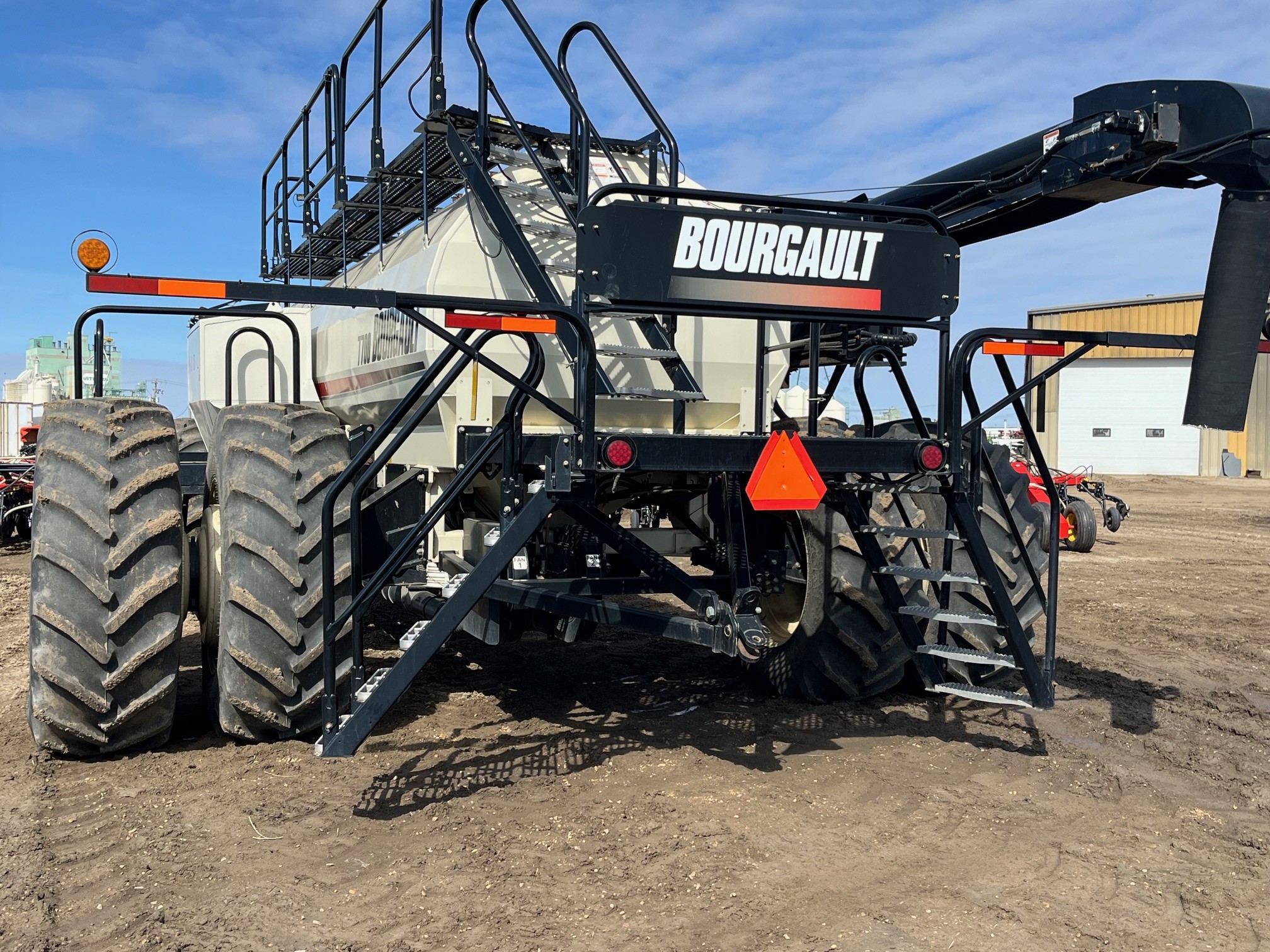 2014 Bourgault 7700 Air Tank/Cart