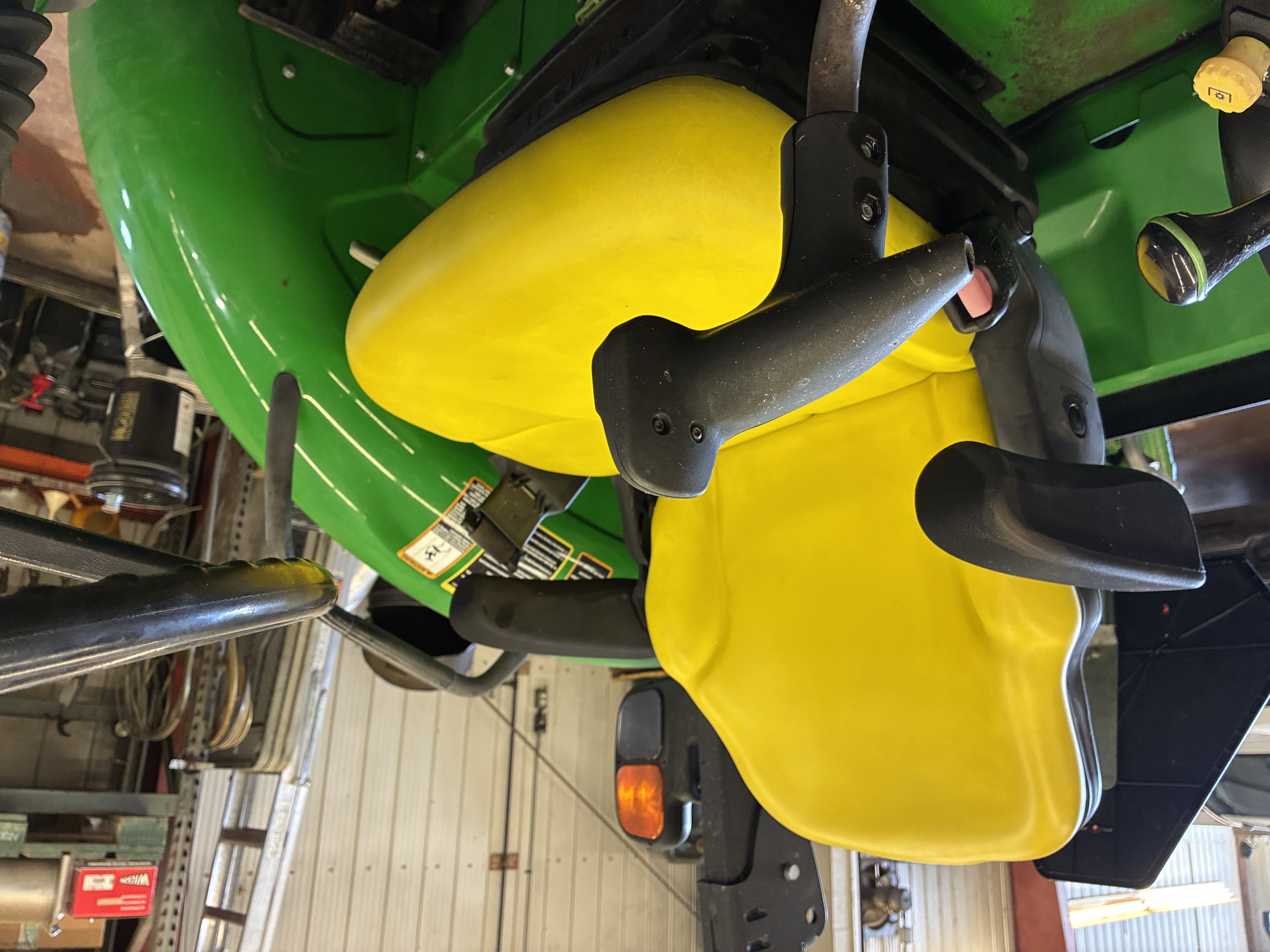 2015 John Deere 5085E Tractor