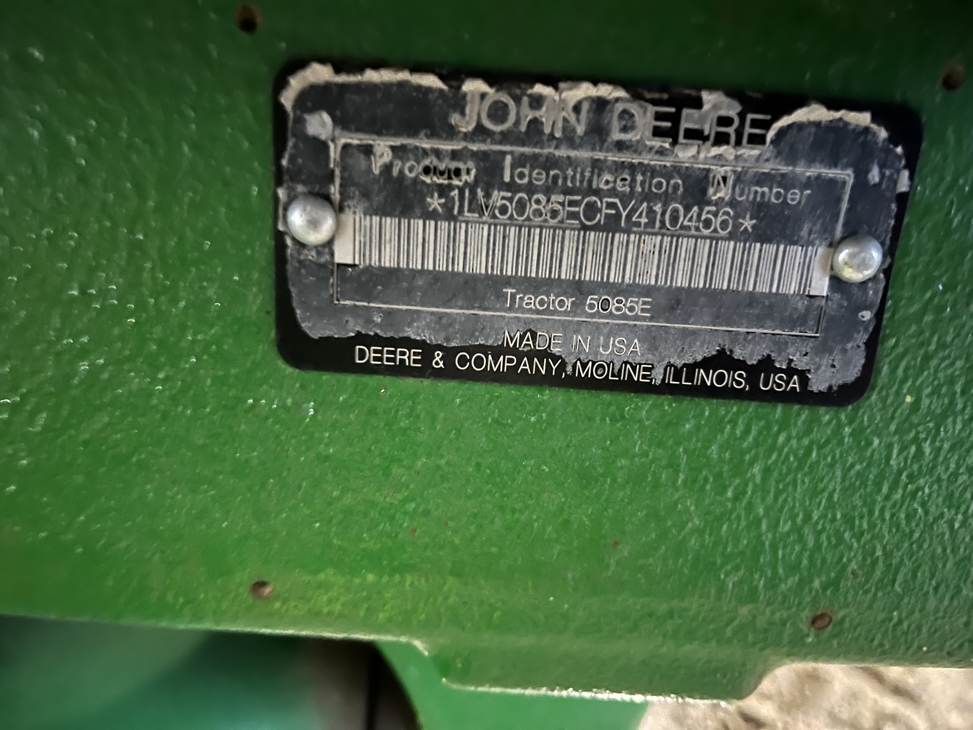 2015 John Deere 5085E Tractor