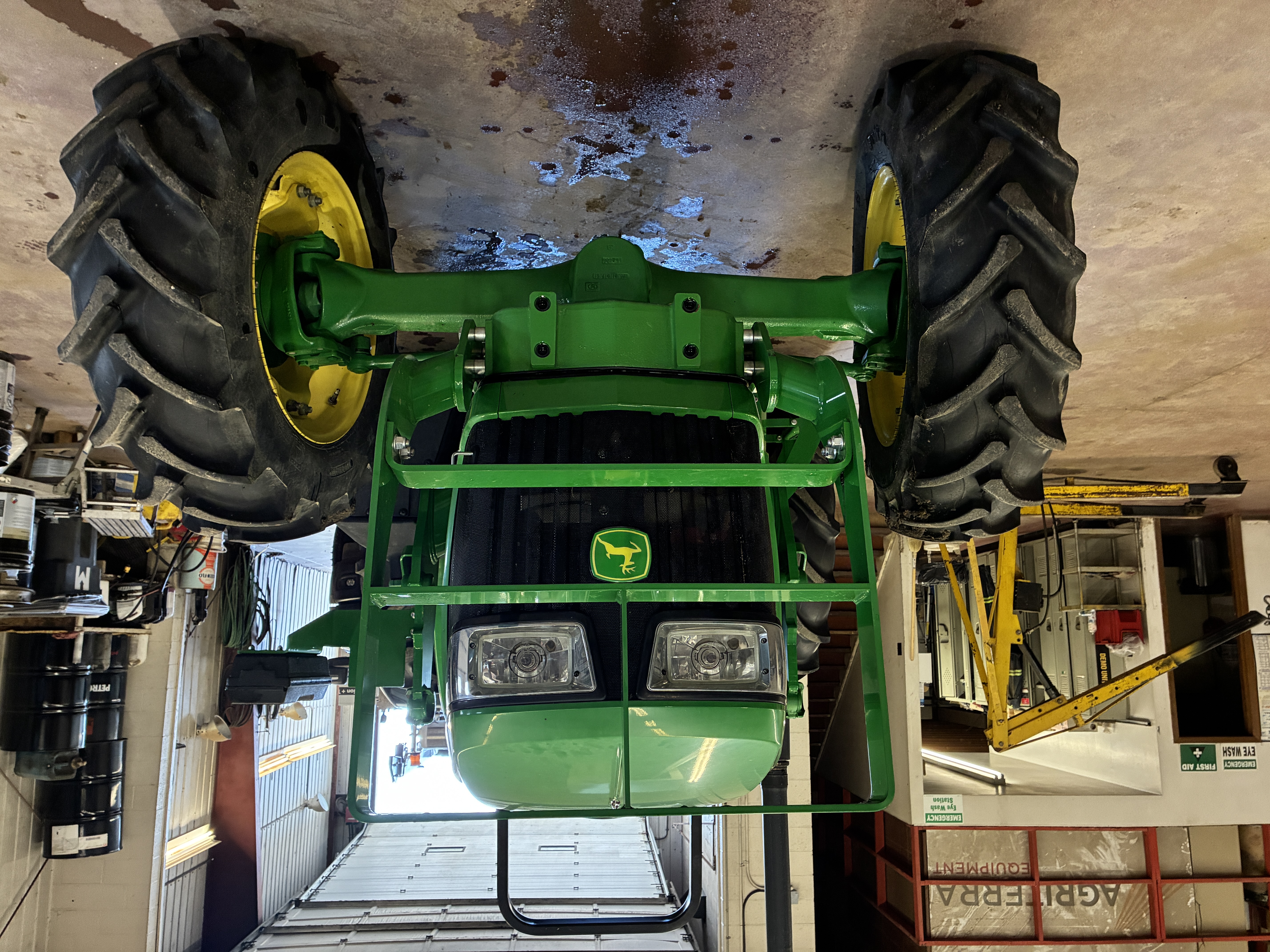 2015 John Deere 5085E Tractor