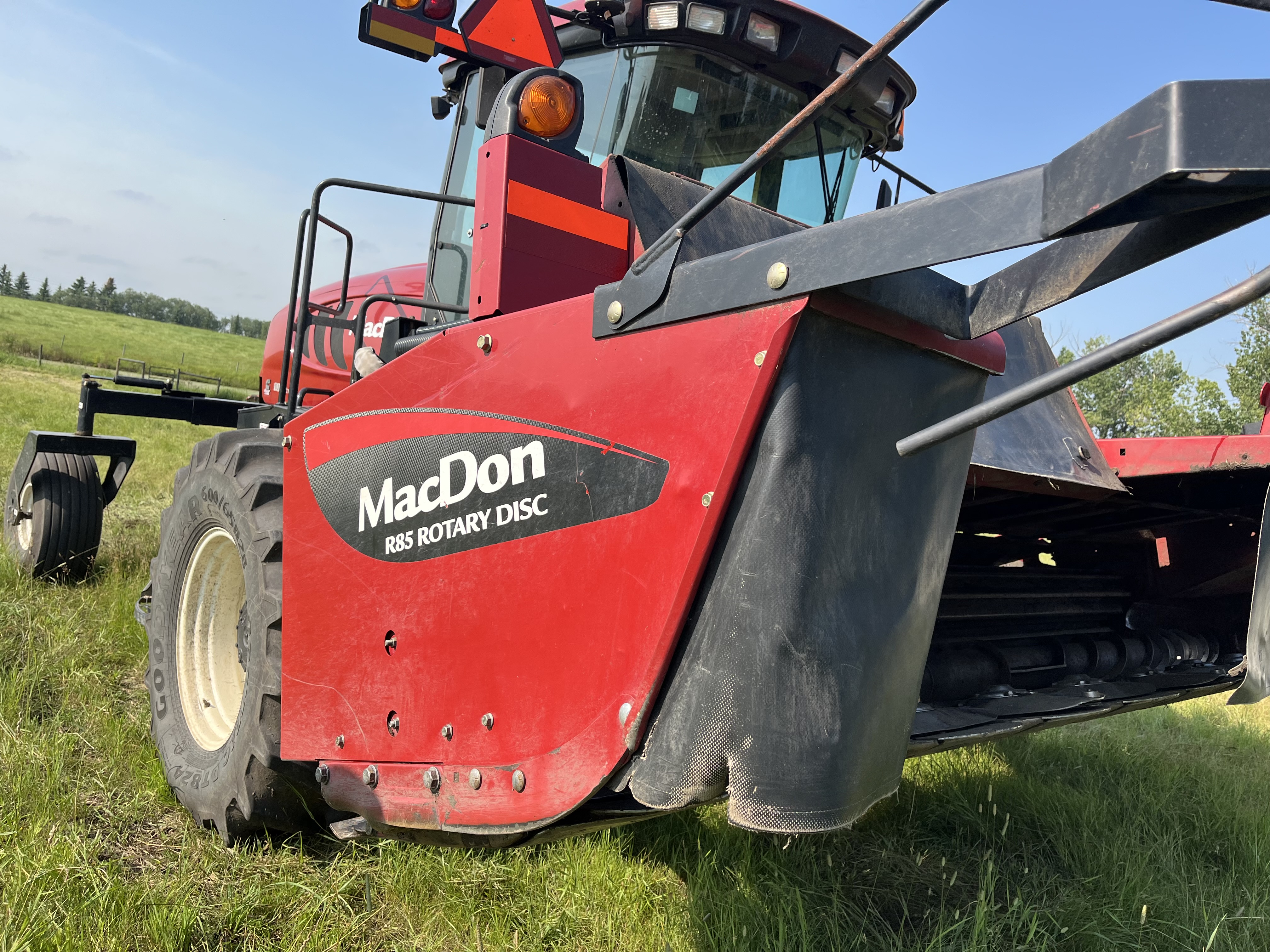 2015 MacDon M205 Swather