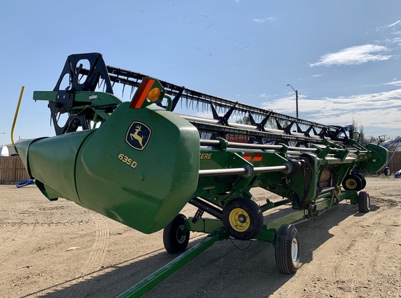 2014 John Deere 635D Header Combine