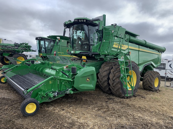 2022 John Deere X9 1000 Combine