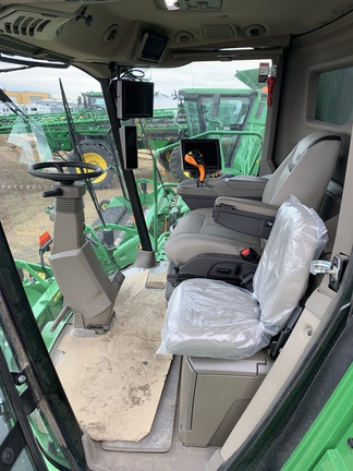 2022 John Deere X9 1000 Combine