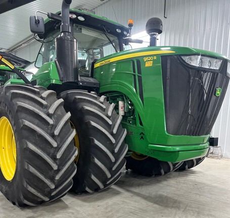 2016 John Deere 9520R Tractor 4WD