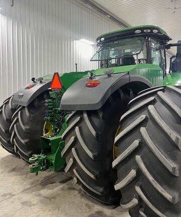 2016 John Deere 9520R Tractor 4WD