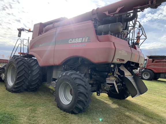 2016 Case IH 8240 Combine