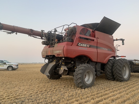 2016 Case IH 8240 Combine