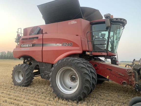 2016 Case IH 8240 Combine