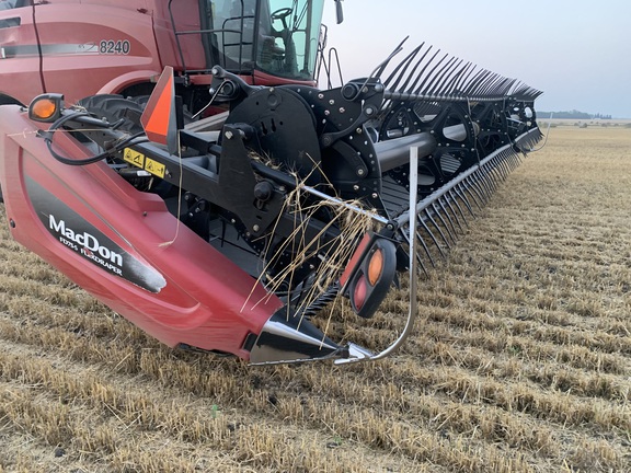 2016 MacDon FD75-35 Header Combine