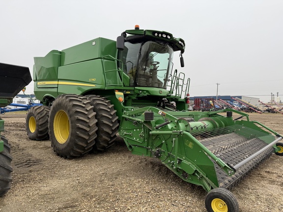 2019 John Deere S790 Combine