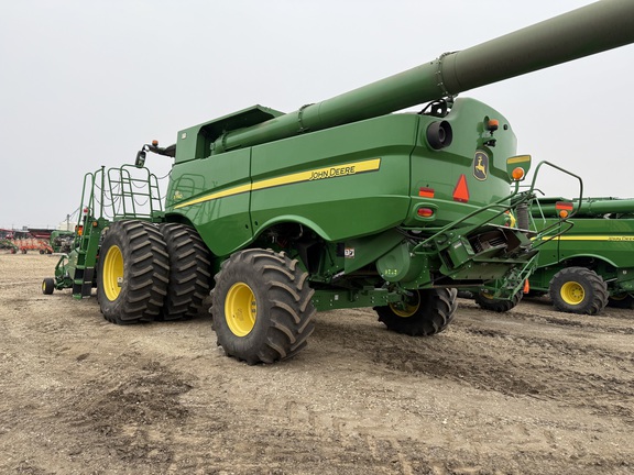 2019 John Deere S790 Combine