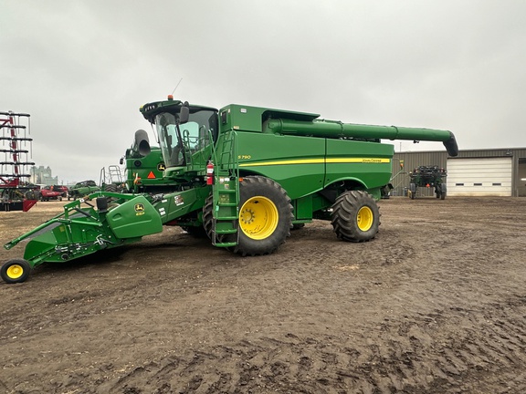 2018 John Deere S790 Combine