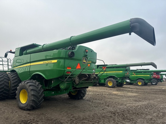 2018 John Deere S790 Combine