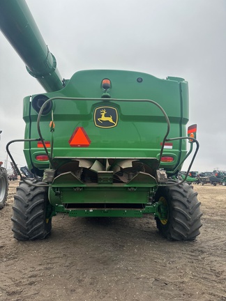 2018 John Deere S790 Combine