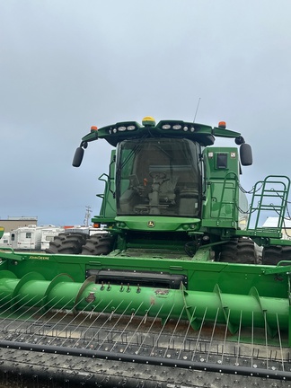 2018 John Deere S790 Combine