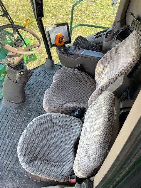 2013 John Deere S690 Combine