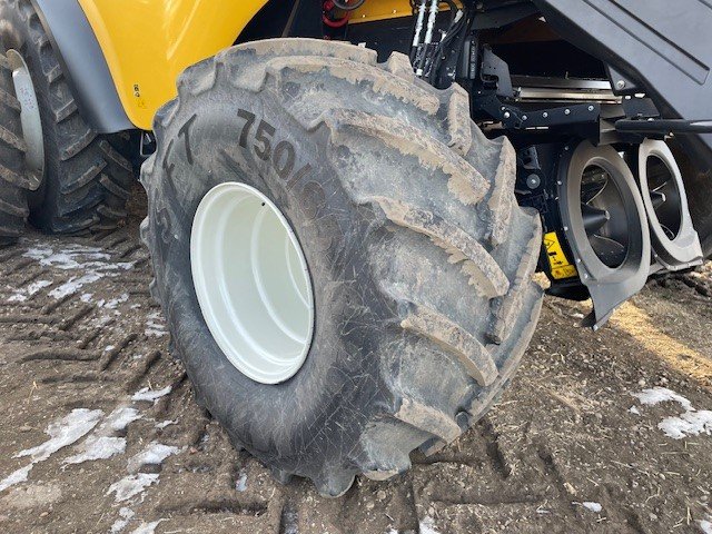 2023 New Holland CR8.90 Combine