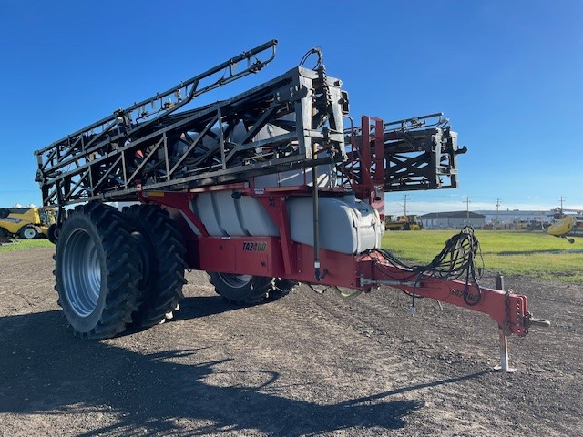 2012 Unverferth TA2400 Sprayer