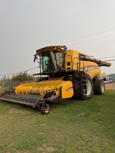 2022 New Holland CR10.90 Combine