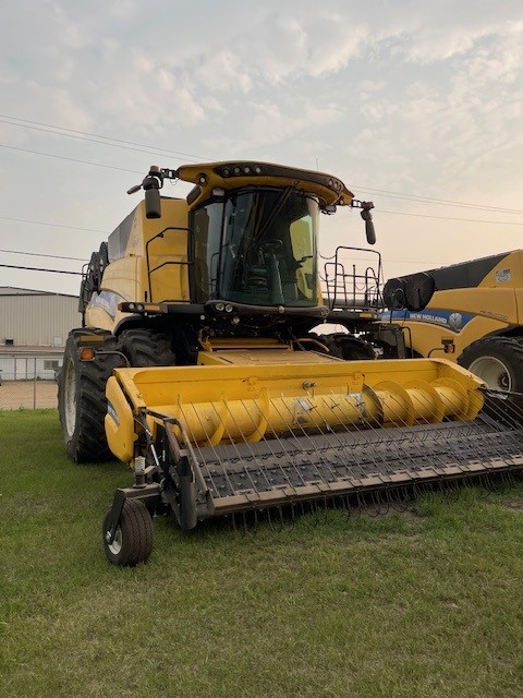 2022 New Holland CR10.90 Combine