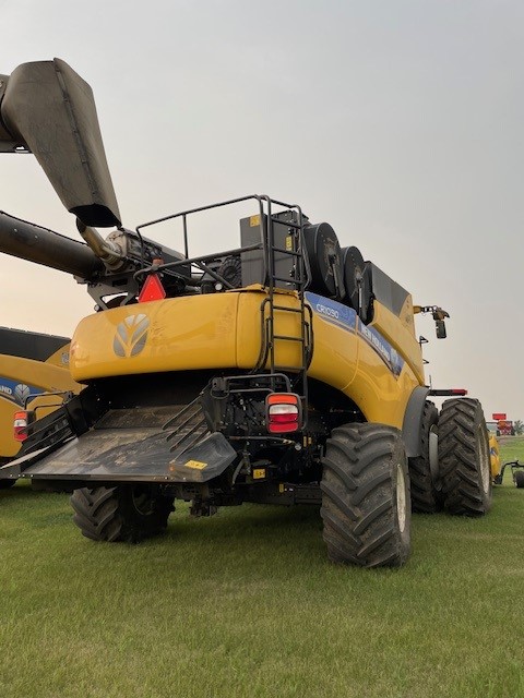 2022 New Holland CR10.90 Combine