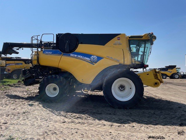 2019 New Holland CR9.90 Combine