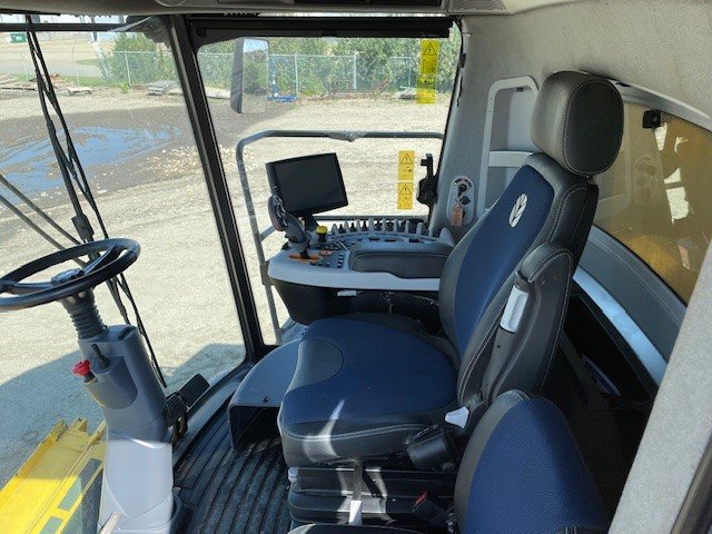 2019 New Holland CR9.90 Combine