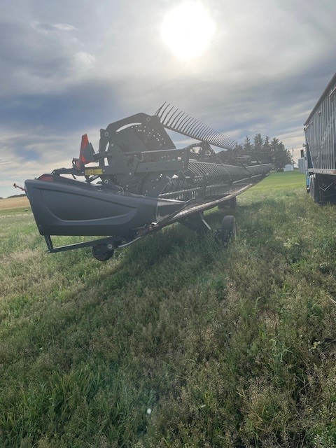 2017 MacDon FD75-40 Header Combine