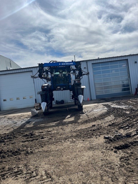 2013 New Holland SP.365F Sprayer/High Clearance