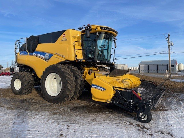 2023 New Holland CR8.90 Combine