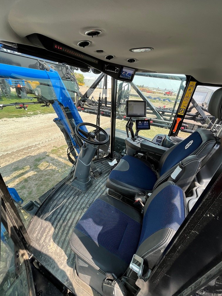 2022 New Holland SP410F Sprayer/High Clearance