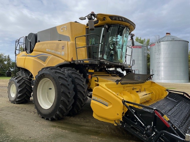 2024 New Holland CR8.90 Combine