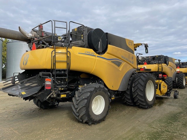 2024 New Holland CR8.90 Combine