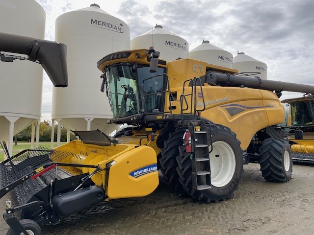 2024 New Holland CR8.90 Combine