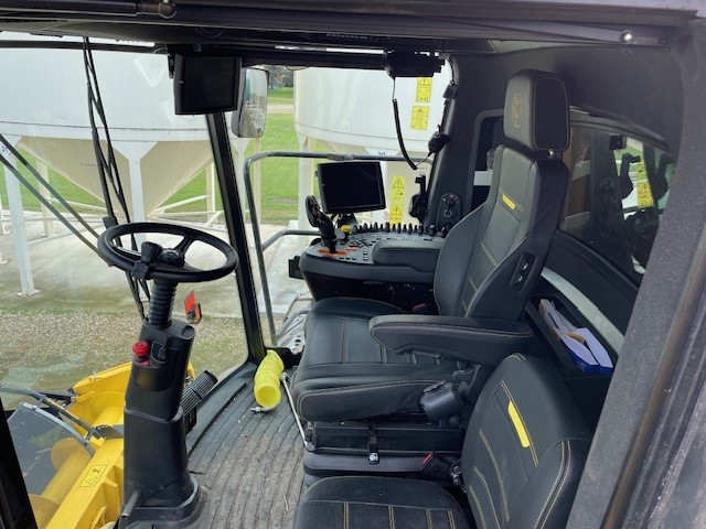 2024 New Holland CR8.90 Combine