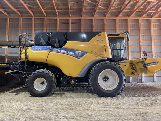 2022 New Holland CR10.90 Combine