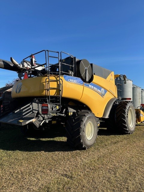 2023 New Holland CR8.90 Combine