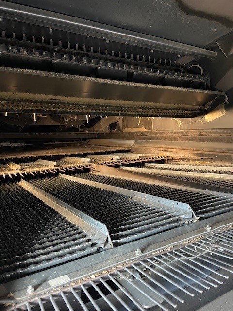 2007 New Holland CR9070 Combine