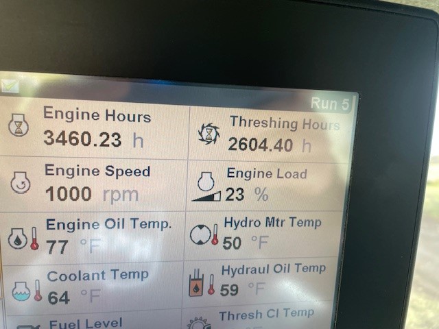 2007 New Holland CR9070 Combine