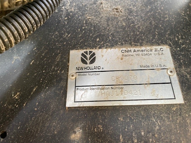 2007 New Holland CR9070 Combine