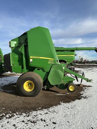 2018 John Deere 560R Precutter Baler/Round