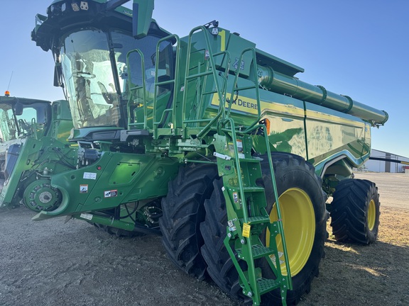 2022 John Deere X9 1100 Combine