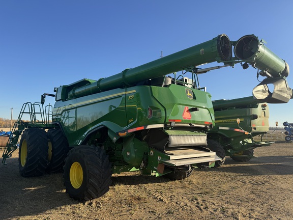 2022 John Deere X9 1100 Combine