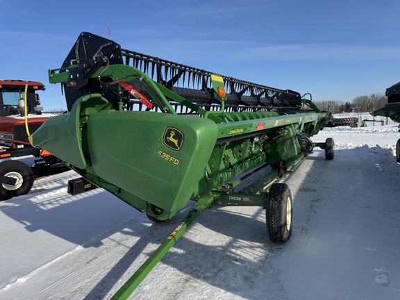 2018 John Deere 635FD Header Combine