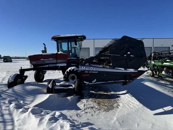 2002 Westward 9350 Windrower