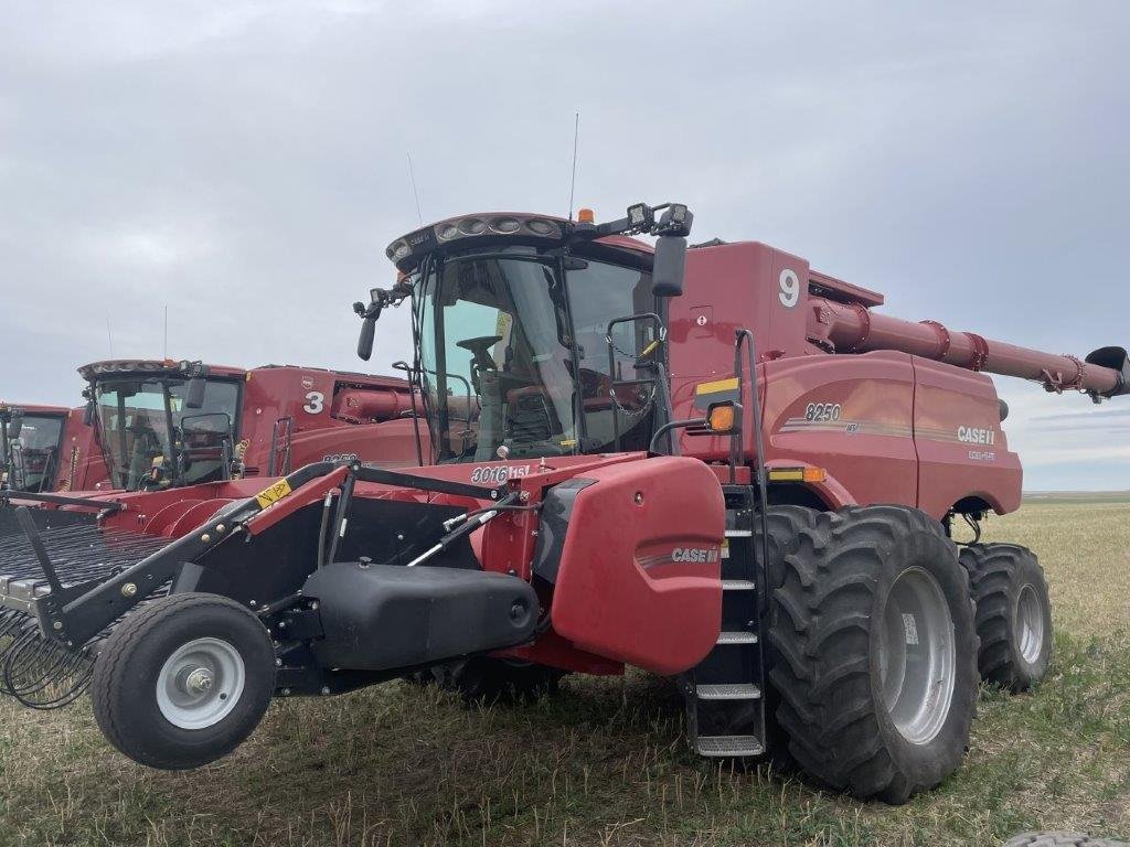 2023 Case 8250 Combine