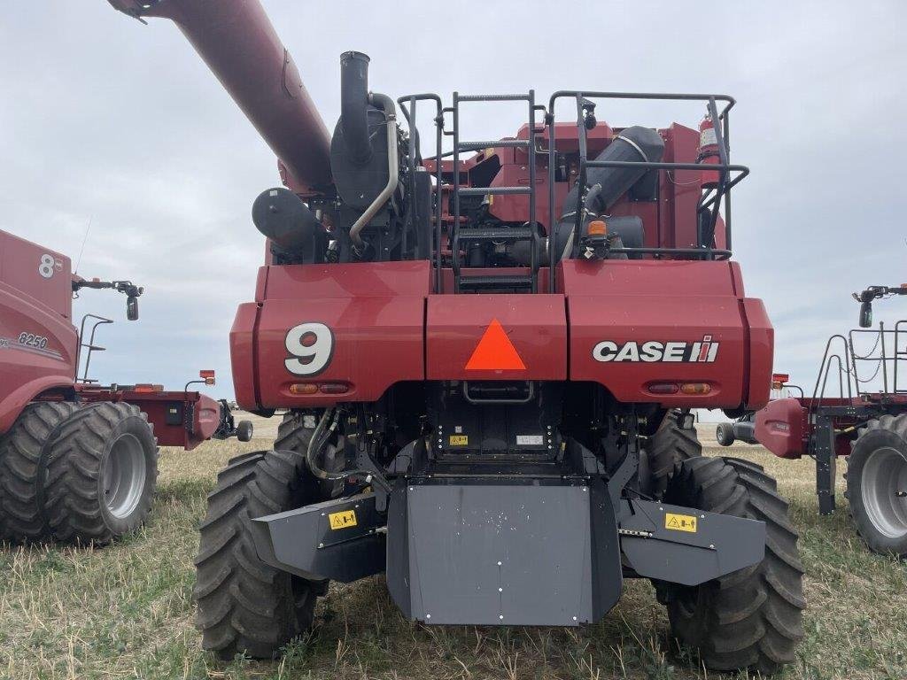 2023 Case 8250 Combine