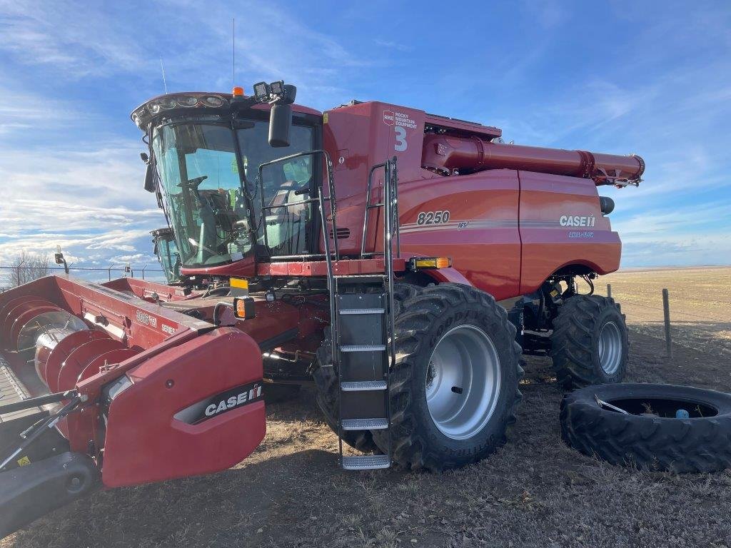 2019 Case 8250 Combine